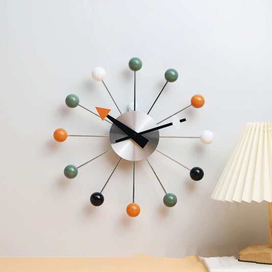 Horloge murale suspendue a boule colorée