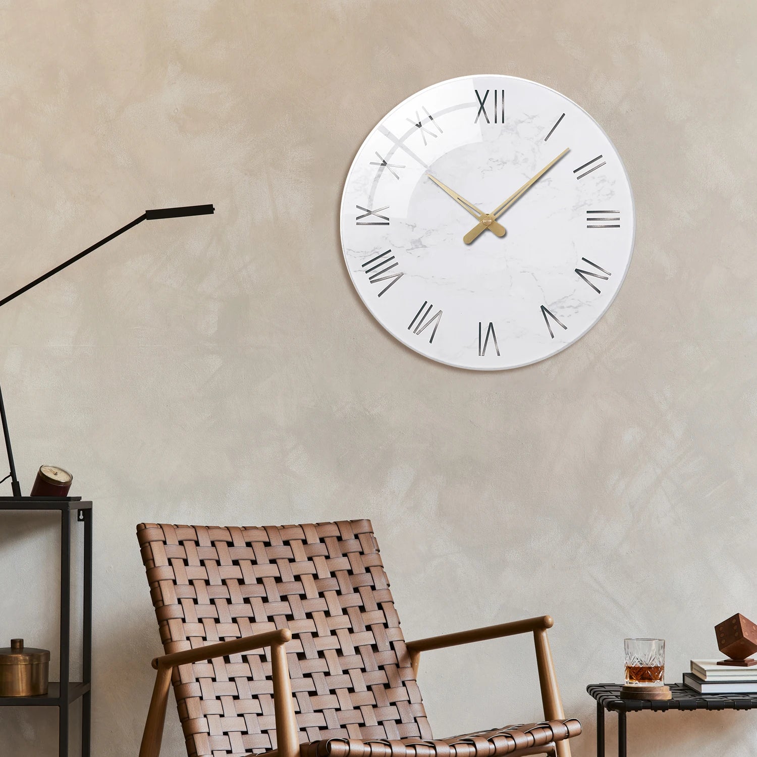 Horloge murale en marbre blanc