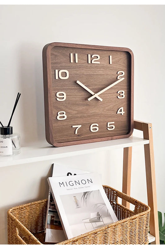 Horloge Murale Carrée en Bois Massif