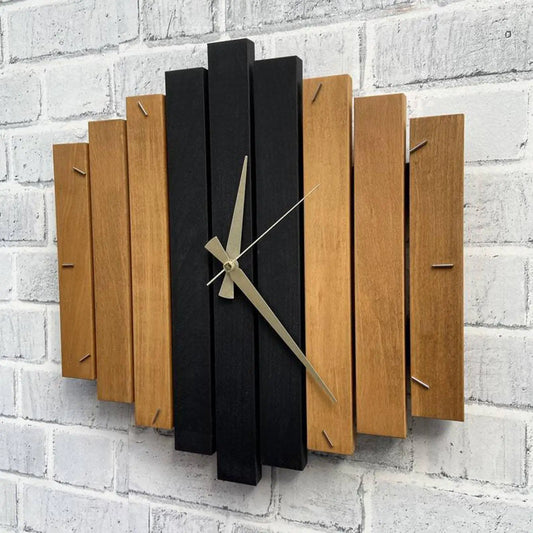 Horloge murale de forme géométrique